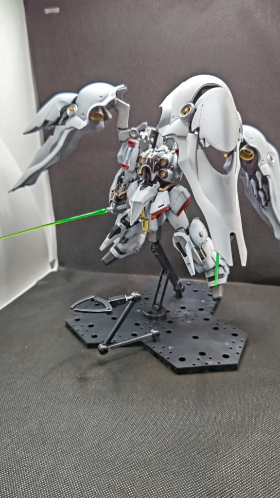 バインダー切断大変でしたが何とか形にはなりました一応上下に可動します