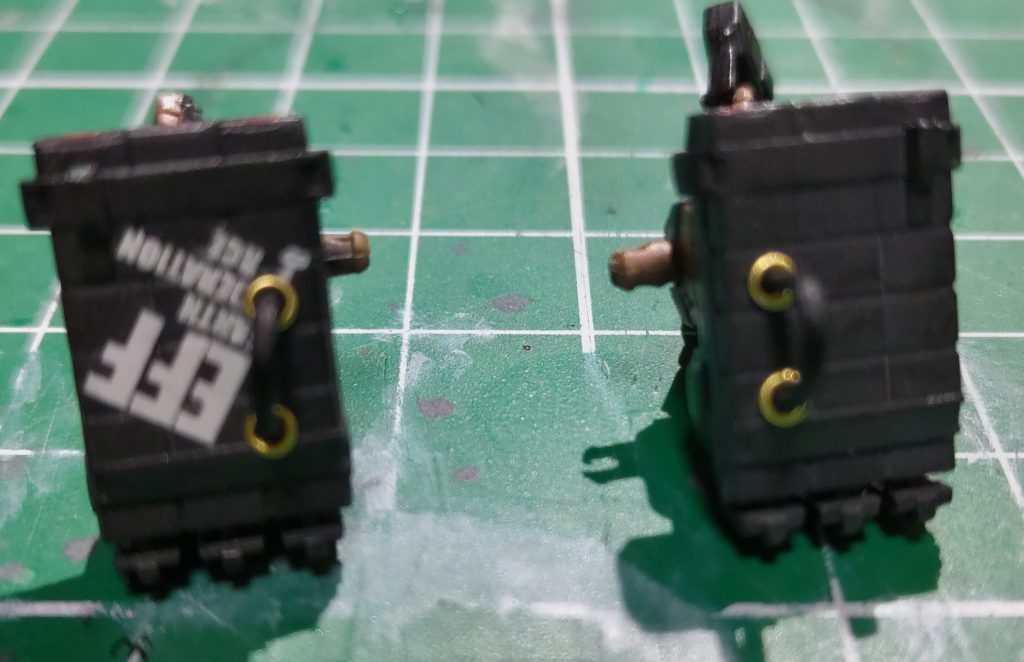 ミサイルポッドにワイヤーを使用してちょっとディテールアップしました。