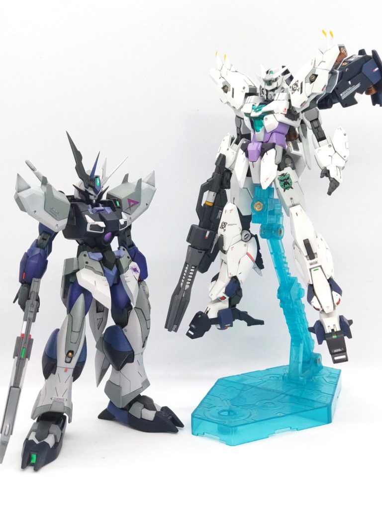 ヒロイックな機体には、ダークヒーロー的な機体が対峙すると映えますね😆