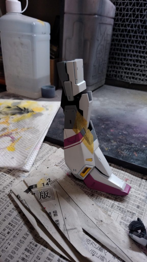 慎重にマスキングテープを剥がしました😂