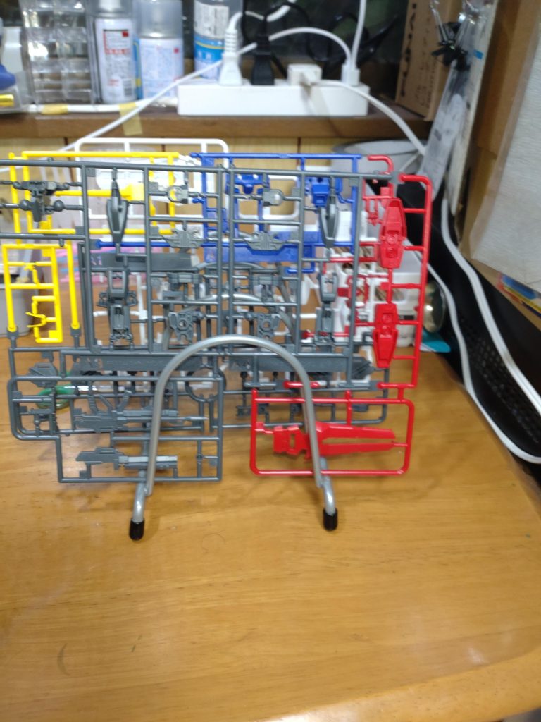 ランナー立て掛け用に–3枚目/制作者：斎藤　辰巳