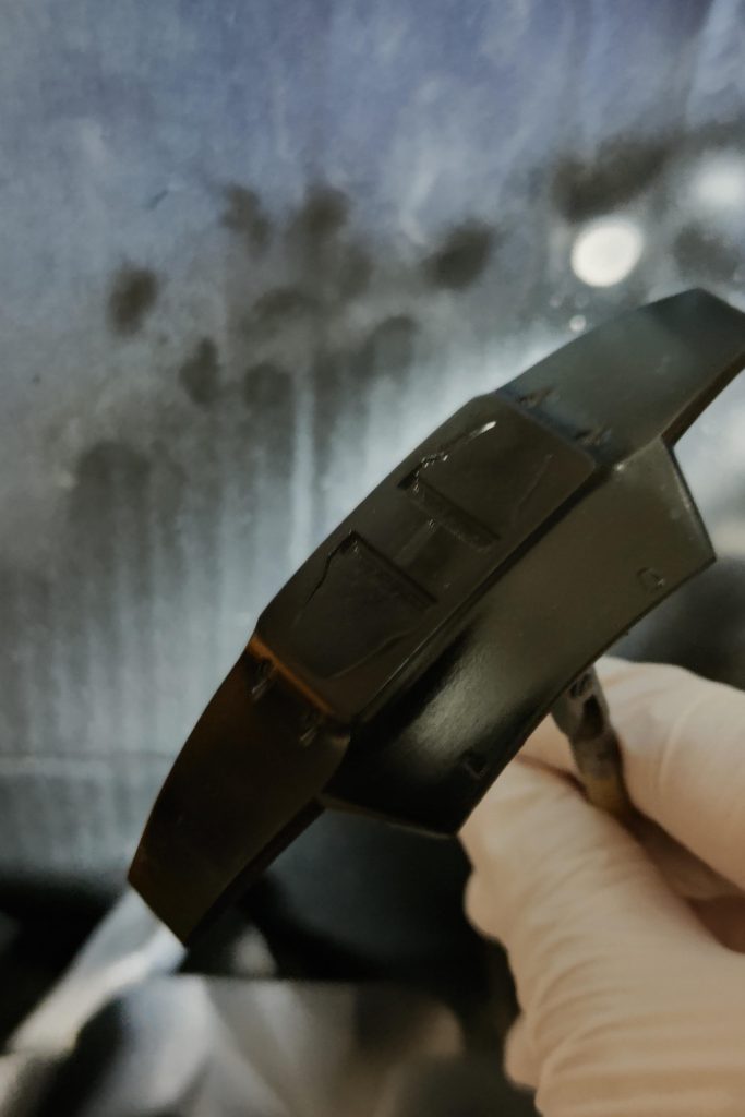 まずは真っ黒に塗りまして