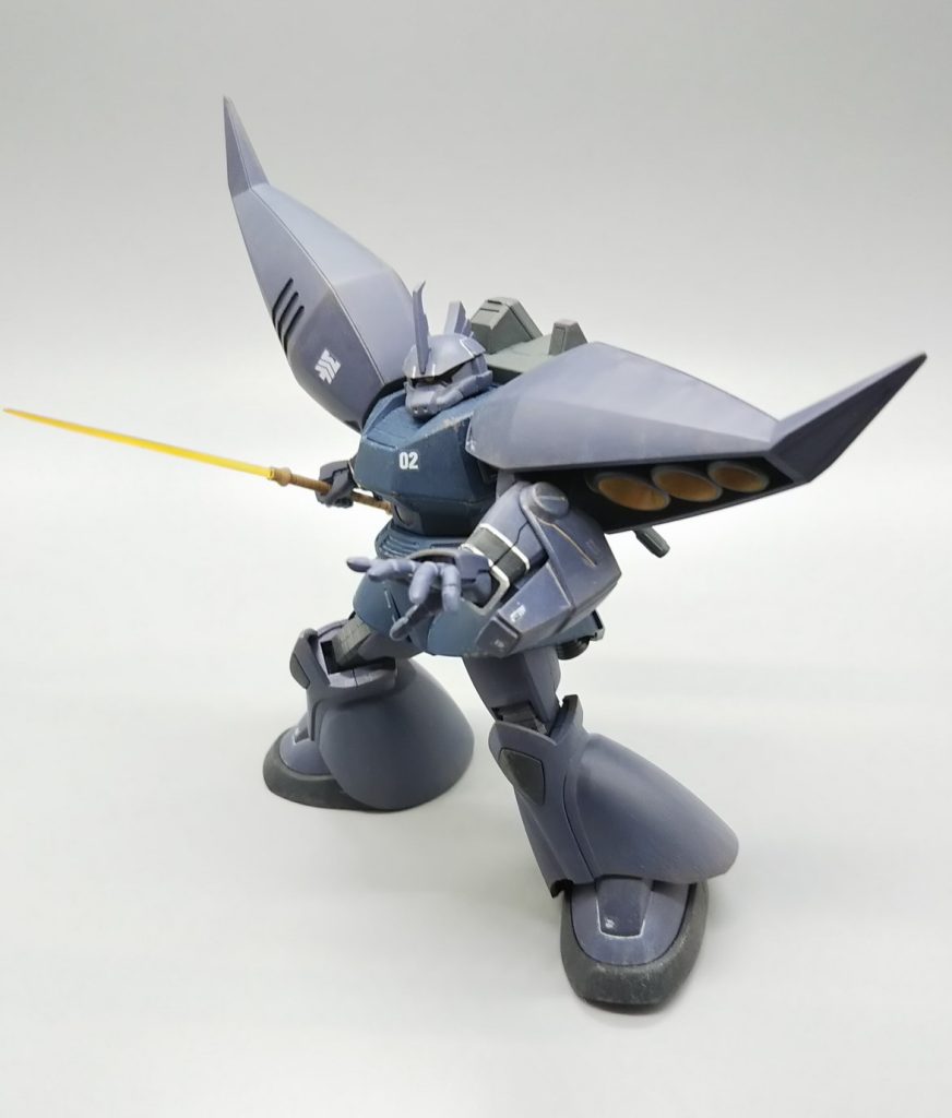 ゲルググはこのポーズ。