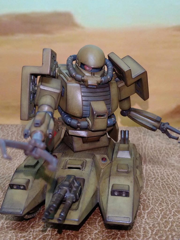 そして…私…勝手に気になった……🤨このザク…「下に物が落ちていても腕の長さが足りず物が拾えないのでは…😭」………と言う事で、私の持つ資料には書いていなかったのですが、私どうしても気になってしまい🤨…手首伸びる様に制作致しました！これで地面に手が届き、真横に落ちている物以外の物でも拾えるようになり作業効率アップでございます！🤗