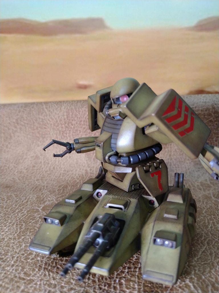 ザク好きなので仕方ないとは思うのですが、まだストック全然出来ていないのにまた動力パイプの制作する事に…😭ｱ~肩も引き出せるように、プラバンとポリキャップとランナーを使って制作致しました！😚シールドも少し厚く大きくしております！シールドの裏も《旧ＨＧザク》に習ってそれっぽくディテール作りました！😆