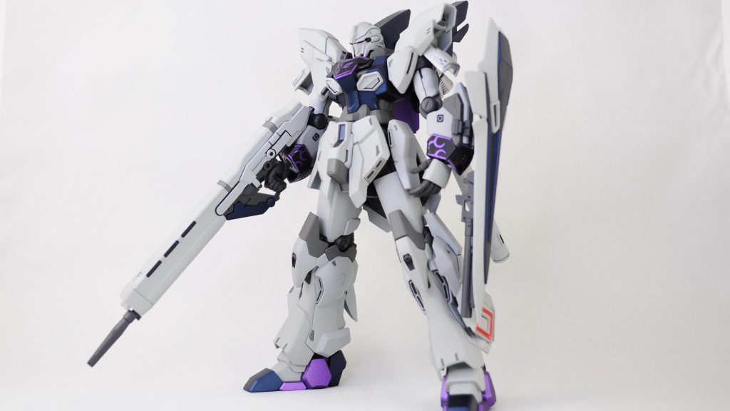 素立ち。自分なりのアレンジみたいなことをやりたくて、エングレービング他一部のパーツをGXメタルヴァイオレットに色変更してますが、エングレービングだけでよかったなと少し後悔。