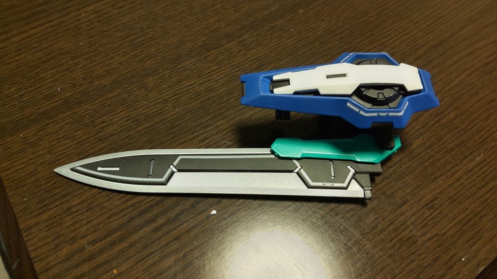 GNソードは1部エメラルドグリーンで塗って刃部分をシルバー＆つや消しブラックで金属感を表現しました