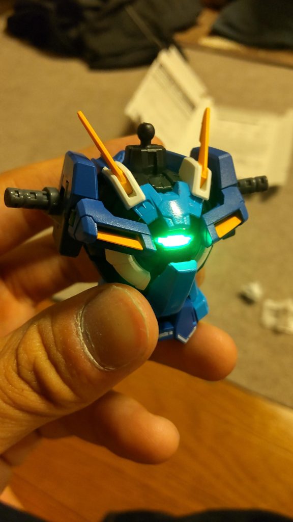 LEDユニットを組み込んでリアル感倍増