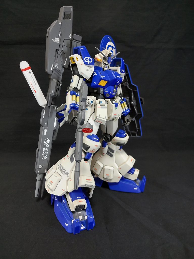 通常装備は、GP系の試作ビームライフルと大型ビームライフル。