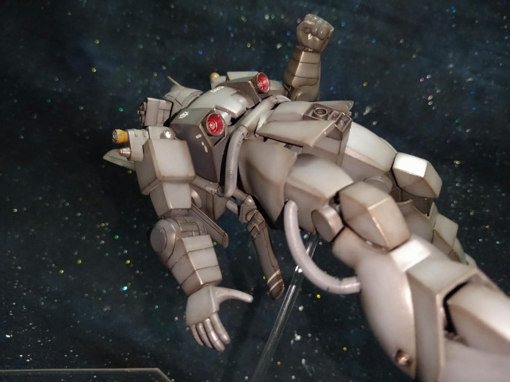 「パイロット」〘了解!〙....……………ブツブツ……ブツブツ……..…ブツブツ……...………ブツブツ…ブツ.「パイロット」〘あ〜あこの間はこわかったな〜😅……ちょっと寄り道しただけなのになぁ〜🥲〙…ブツブツ…ブツブツ……..「管制官」〘…………〙.…ブツブツ……「パイロット」《…あんなに怒ることないのになァ〜😢……》………ブツブツ…「パイロット」《ちょっぴり泣いちゃったもん…🥺………》.「管制官」〘…………………〙.「パイロット」〘今日は寄り道しないようにか〜えろっと😋〙.「パイロット」〘………♪フンフンフ~ン♫テレレ~♪〙.「管制官」〘………………………〙.「パイロット」〘♬フンフンテレレ♪レレレのレ~♬〙《ん?》あれな〜に?なになになになに?