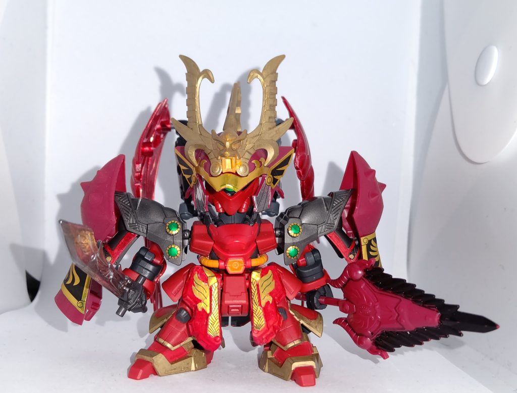 『三国伝』の天熾鵬司馬懿とBB戦士のサザビーのニコイチです。羽はEXスタンダードのウイングガンダムゼロから拝借しました。