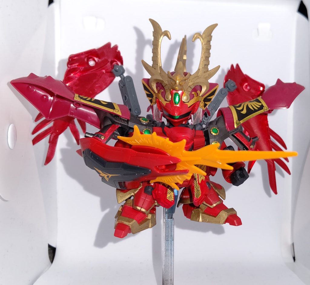 大型武器を装着。よく見ると羽の塗装がうまくできてなかった・・・。