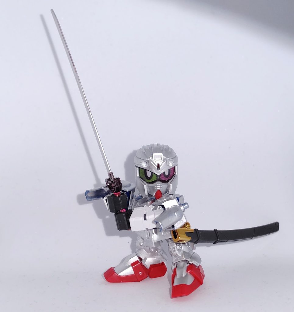 軽装態。二の腕を調整し両手持ちが可能。