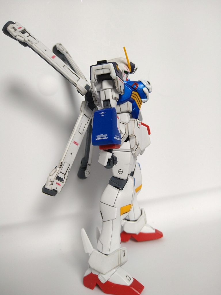 ブランドマーカーは残したかったのでiフィールド周りはプラ板製作。少し小さいですね。