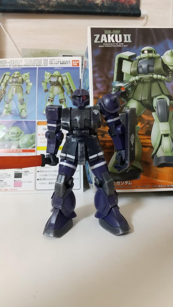 完成前の写真撮ってなかったので箱と一緒に。ヒートソードは自作。最後までご覧いただきありがとうございました。