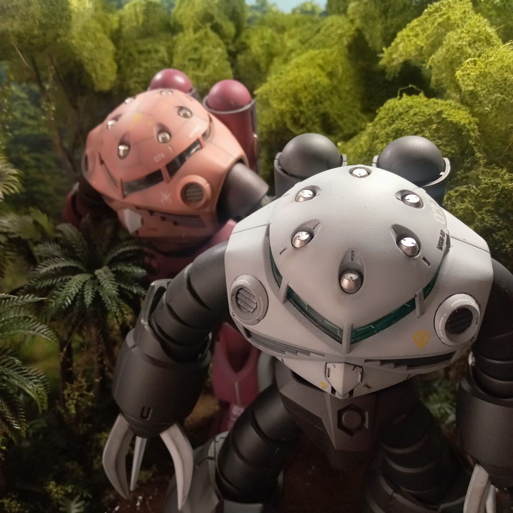 ジャブローを分け入るシャア率いるジオン北米部隊といった感じでしょうか…。