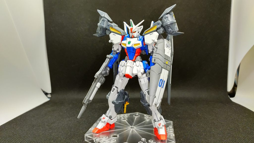 こちらはアサルトブースター装備。何となくガンダムGP01Fbを思い起こすのは私だけ？コンセプトが全く同じだと。