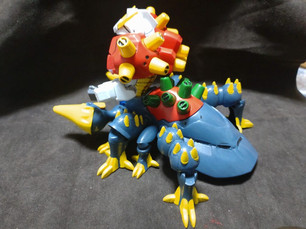 細かいトゲトゲの部分の塗り分けがしんどかったです。