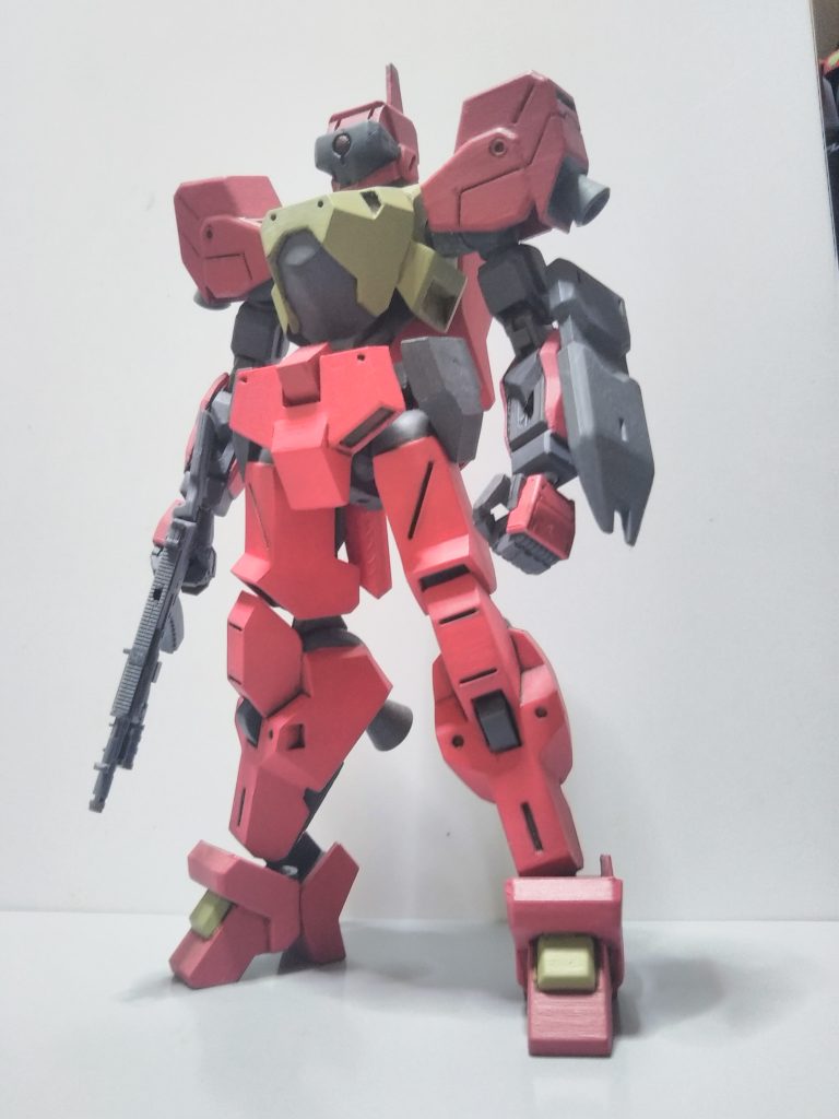 三代目流星号こと紫電改は、1/100で作成したモデルデータを3Dプリントして仕上げました。劇中はもっと特徴的なバランスのイオフレームですが、あえてジムっぽく「普通の人型体形」にアレンジしています。