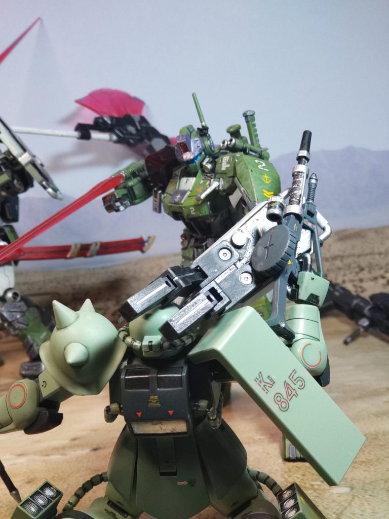 ガシィッ！ザク１「う…うわぁーーっ！！」