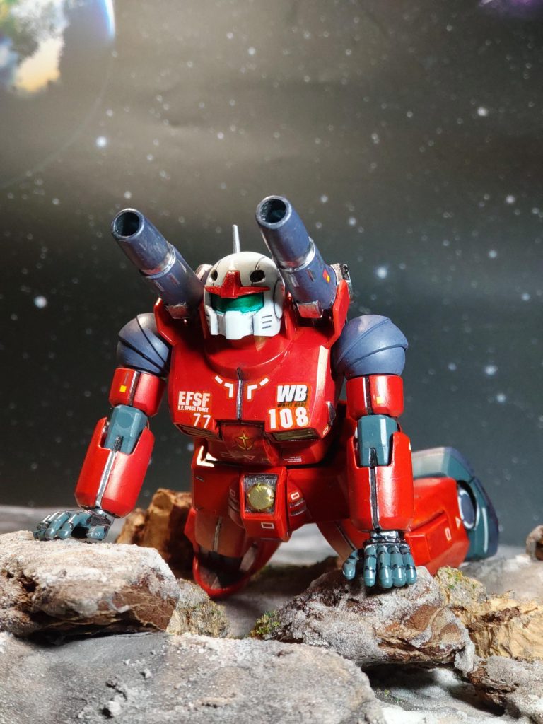 ガンキャノンの砲撃ガンキャノンといえば、このポーズ高さを調節する必要はありますが、二十年前のキットでもなかなか様になる