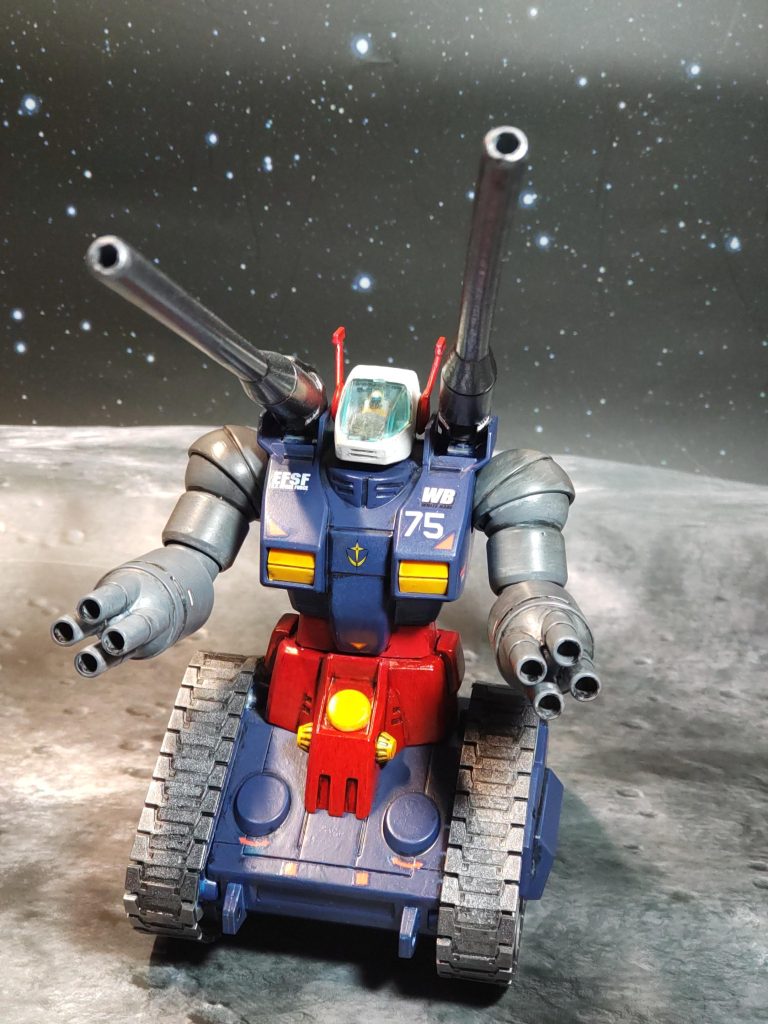 ガンタンク実は、デカールを貼っただけでほとんど手直しをしていない、十年以上前に作ったキット昔の自分も何気に頑張ったようだ