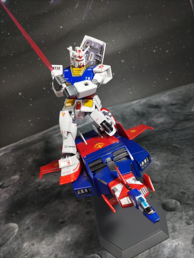 Gスカイイージーに乗るガンダム伝説の作画崩壊回の例のシーンあれにはコア・ファイターに足が乗ってましたが、実際やるとこうなるよねw