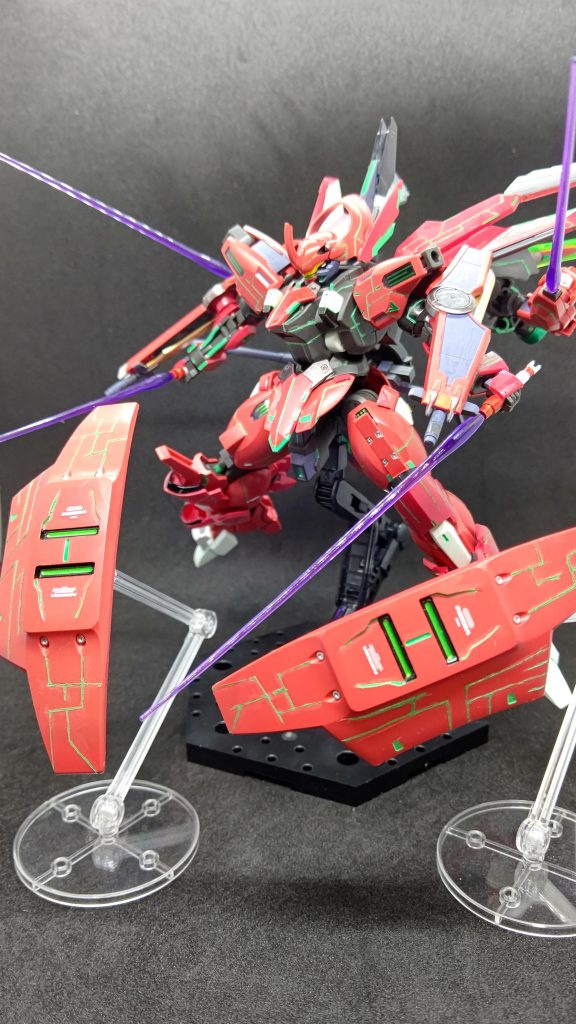アームビットを近接モードへ、シールドバインダービットを展開、直接ビーム・サーベルも装備し四刀流に、隠し腕っぽくもなります。