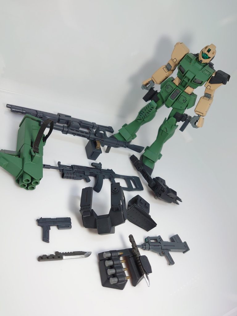 装備一覧本体は装甲を少し追加した程度でほぼキットのままです武装を主に製作しました