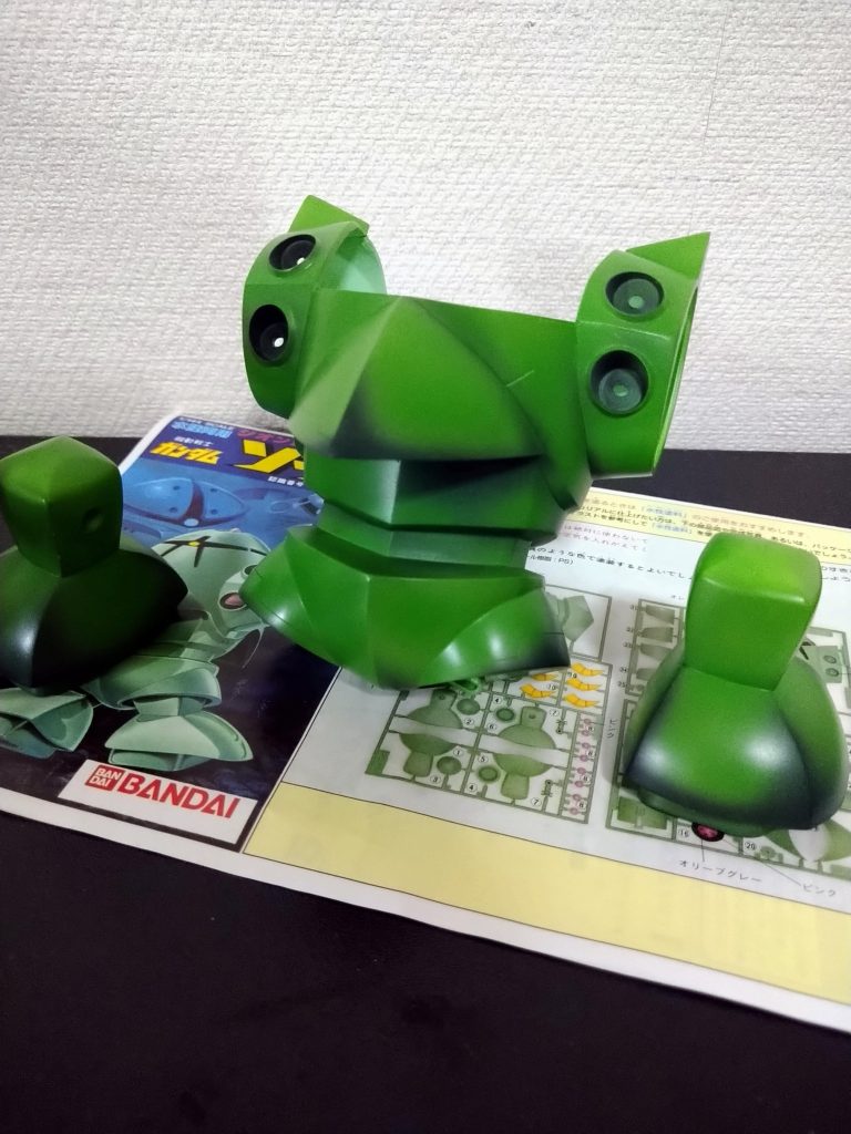 多くの人がやったであろう、この分割！こういう大胆な加工も旧キットならではですね！