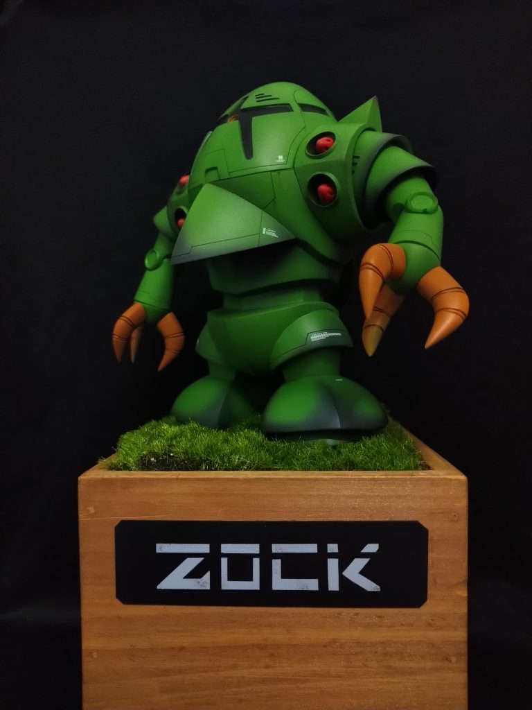 初めての旧キットということで、試行錯誤の多いキットでしたが、その分楽しみも多かったです！何より驚きなのは、プロポーションや造形に関しては、ほとんど手を付けて無いのです！つまり普通に作るだけでコレだけカッコイイ！ジオン脅威のメカニズムですね！ここまでご覧頂き、誠にありがとうございます！感想等、気軽にコメント頂けるとうれしいです！それではまた〜💃