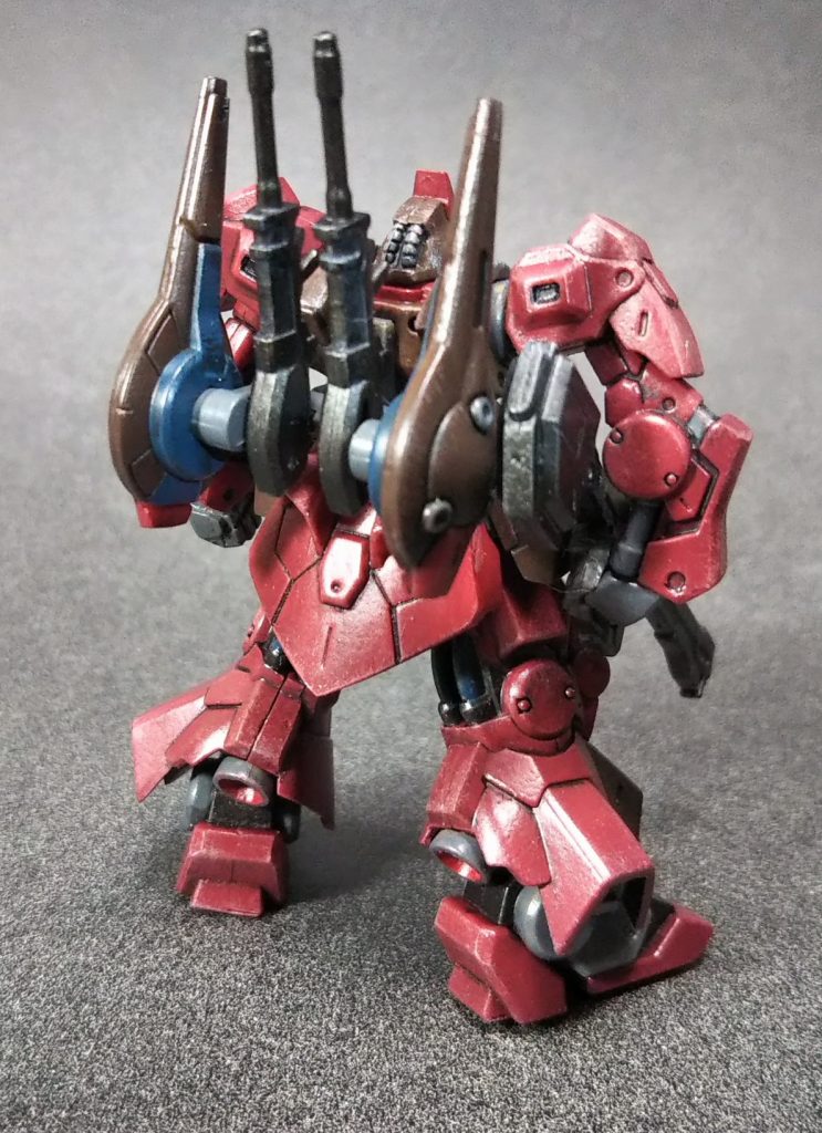 合わせ目の処理もそこそこではずかしいかぎりですが塗り分けだけはがんばろうと。ほんと、ローガンキラーですよ。