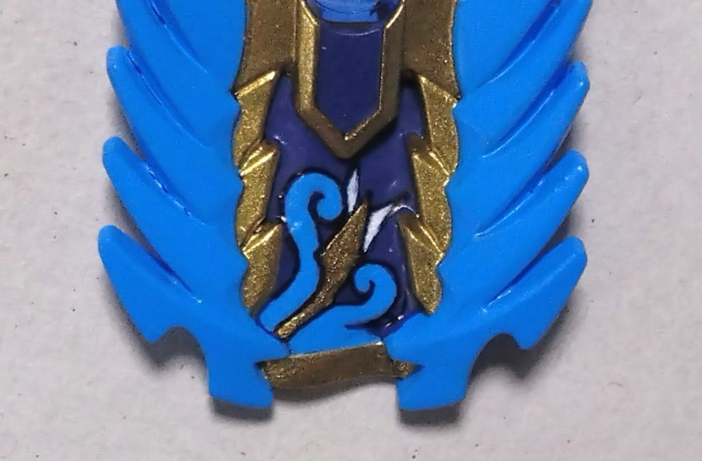 青い花…のイメージなのですがなんとも…