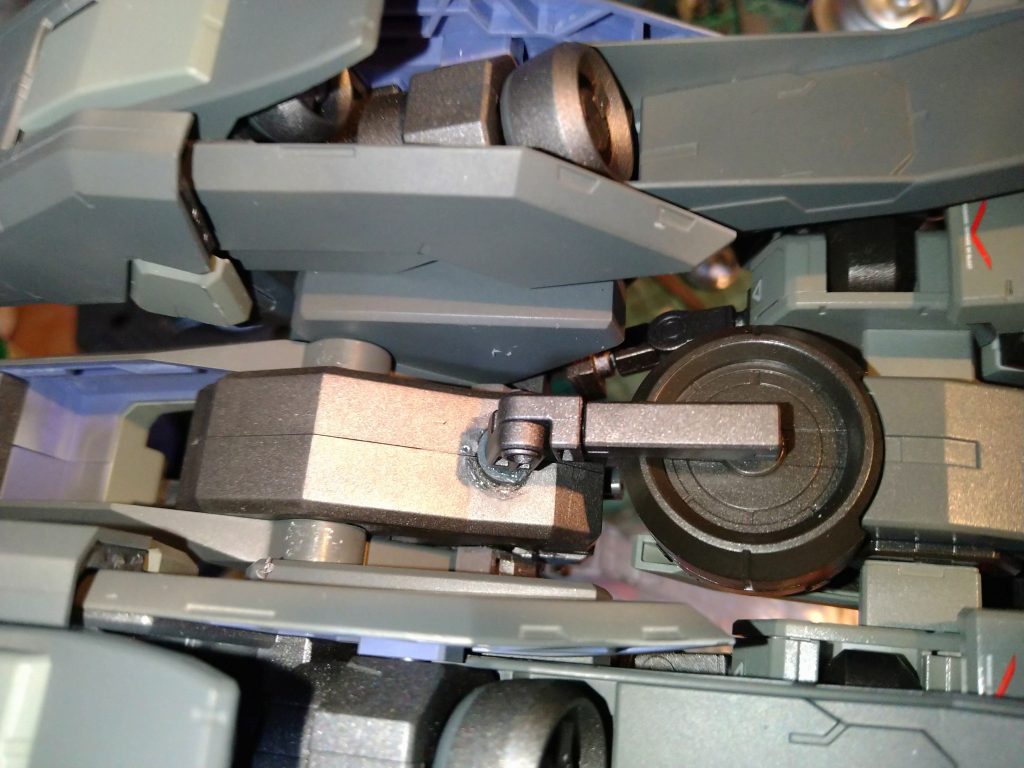 上部に作った差込口に接続することで3点止めされることで安定した固定をできました