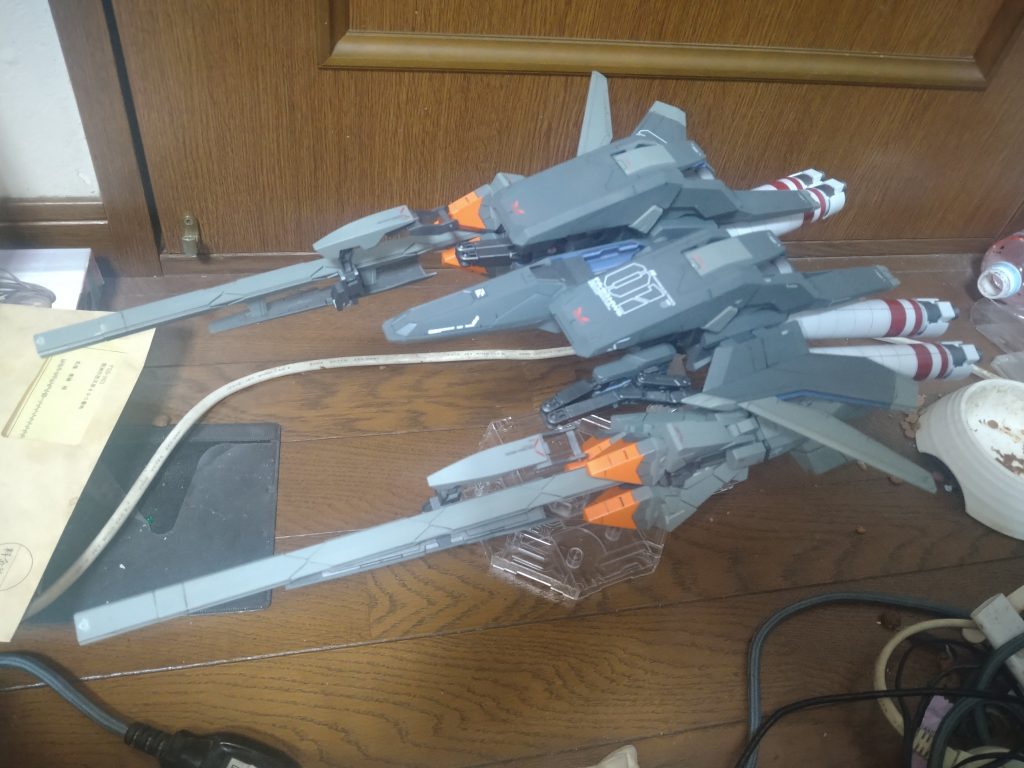 大型ブースターを基準に各接続軸の取り付け口を作りました