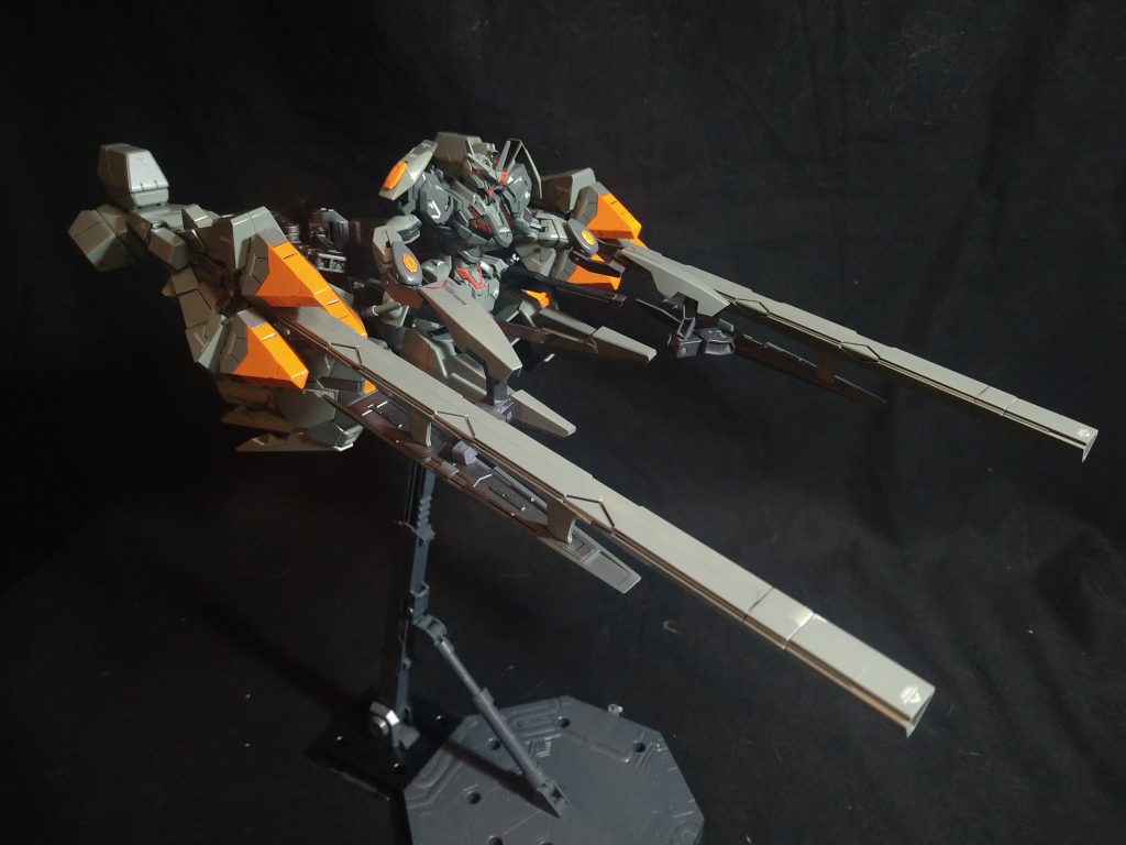 高速巡航形態速度を活かした形態であり、突破能力をメインにした形態