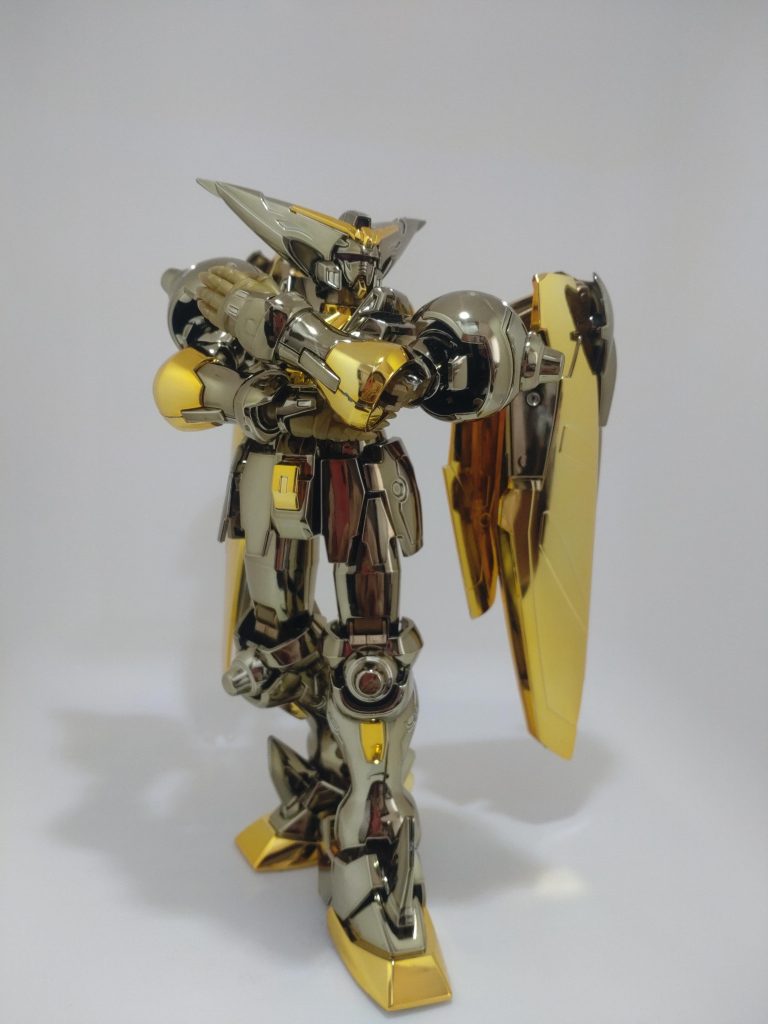 腕組みポーズできるはずなんですが…