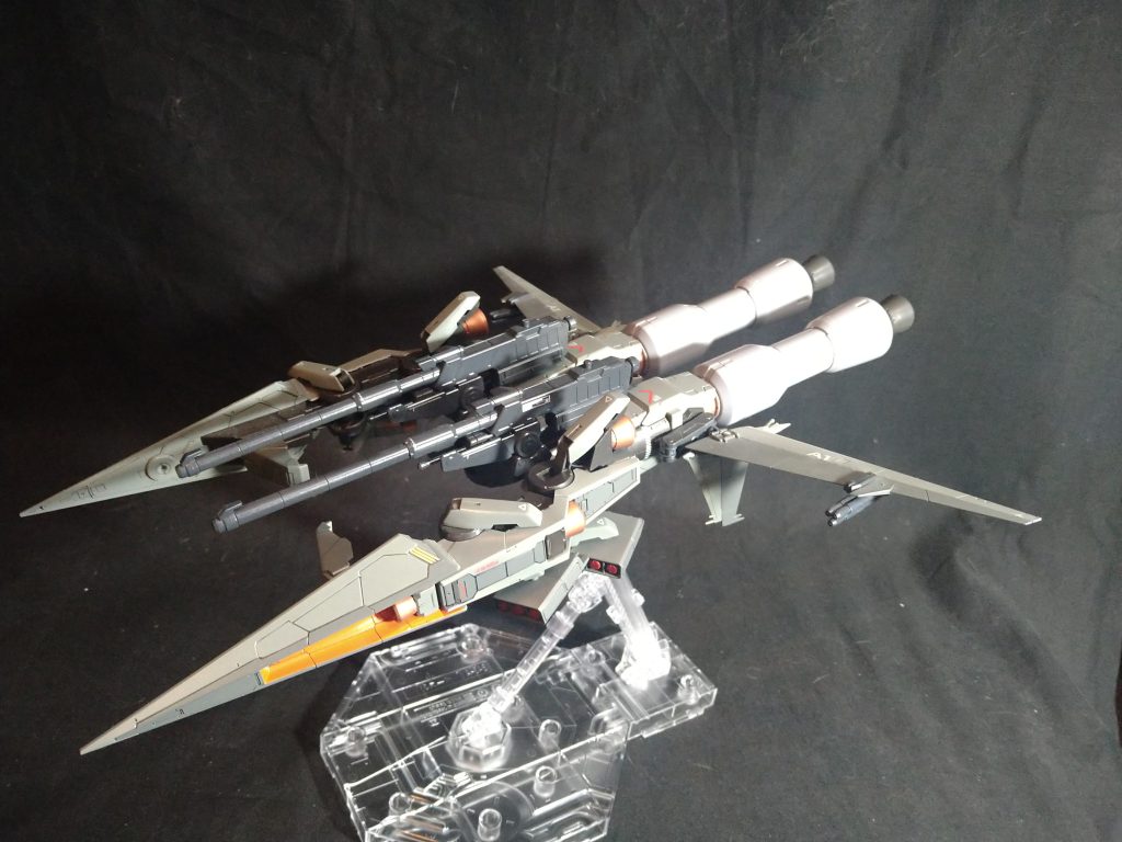 強襲ユニット2（長距離輸送用ユニット）クタンをベースにミキシングしたものになります。　　　　　　　　　　　　　　　　　　　　本来はこれをベースに別の物にしていたのですが、強襲型の別形態にするために余剰パーツを外し簡素な機体に仕上げてます。