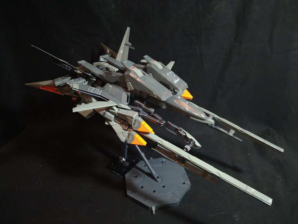 クタンの接続ができたことで、背面に作った以前のフルドドとの接続軸を活かし、さらにドッキング出来ます