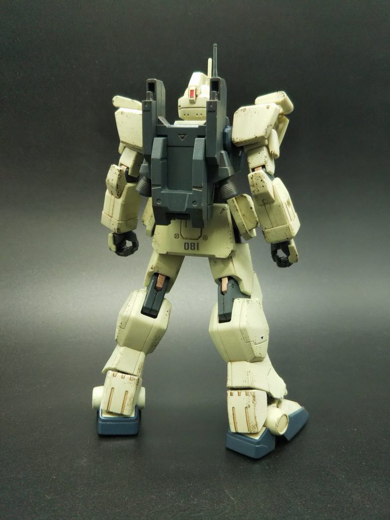 腰アーマーの裏を少し削ってふともも可動域をかせぎました。