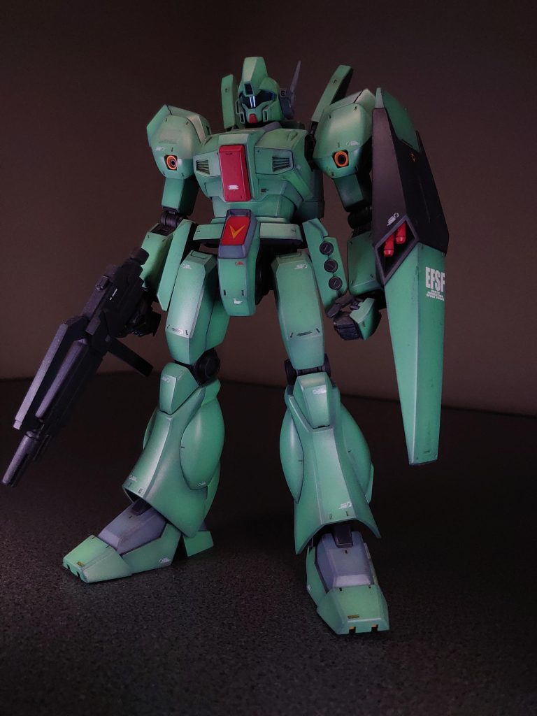 腰アーマーすらない 無駄のないデザイン。