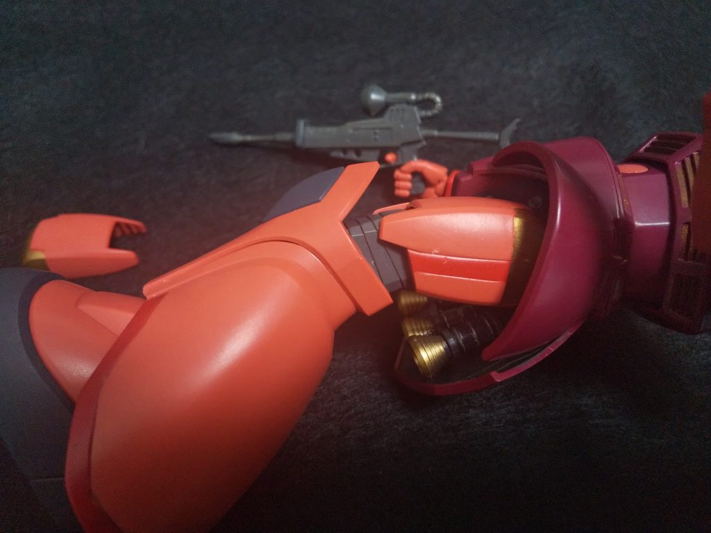 合わせ目を消さずにスジボリでごまかしてみました。多分本来のスジボリの目的とは異なります。最後までご覧いただきありがとうございました。