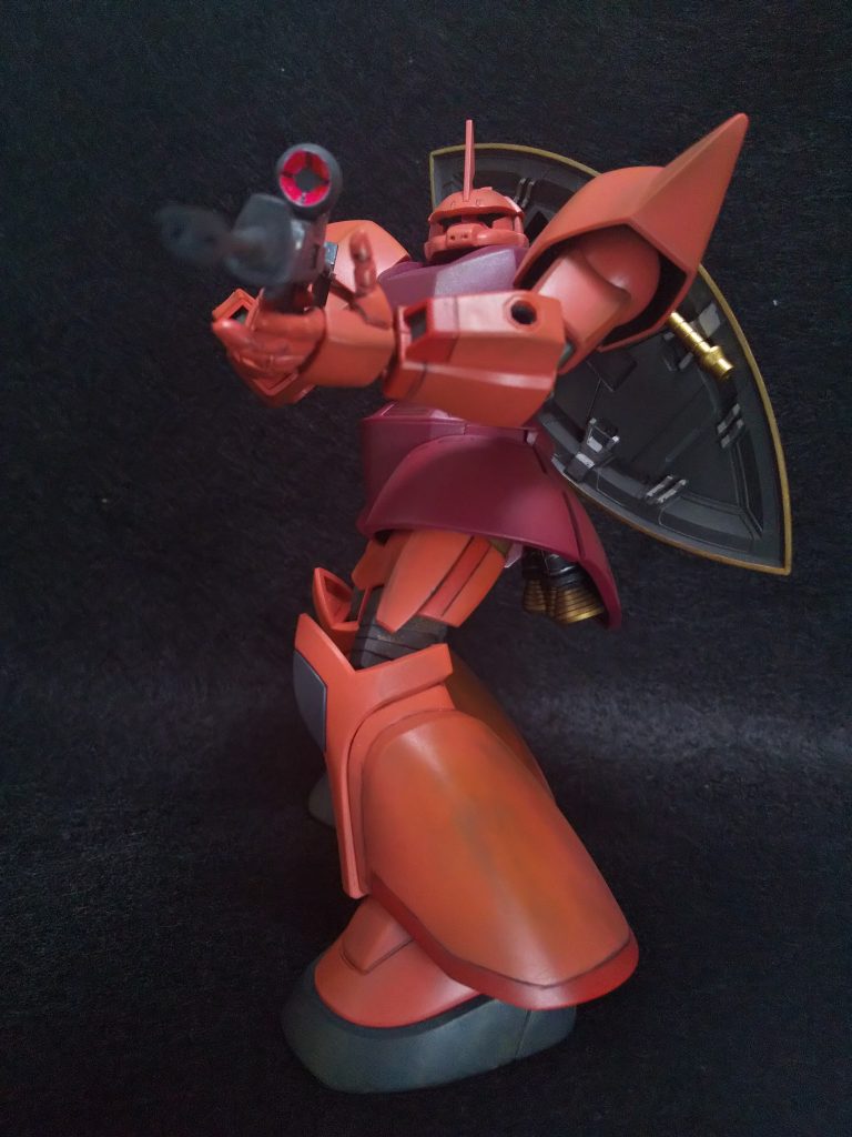 スジボリとスカート内のバーニアが見えるポーズ。苦労した割にはあまり目立ちませんね。あとなんだか昔のジャージみたい…まあ楽しかったからヨシとします。