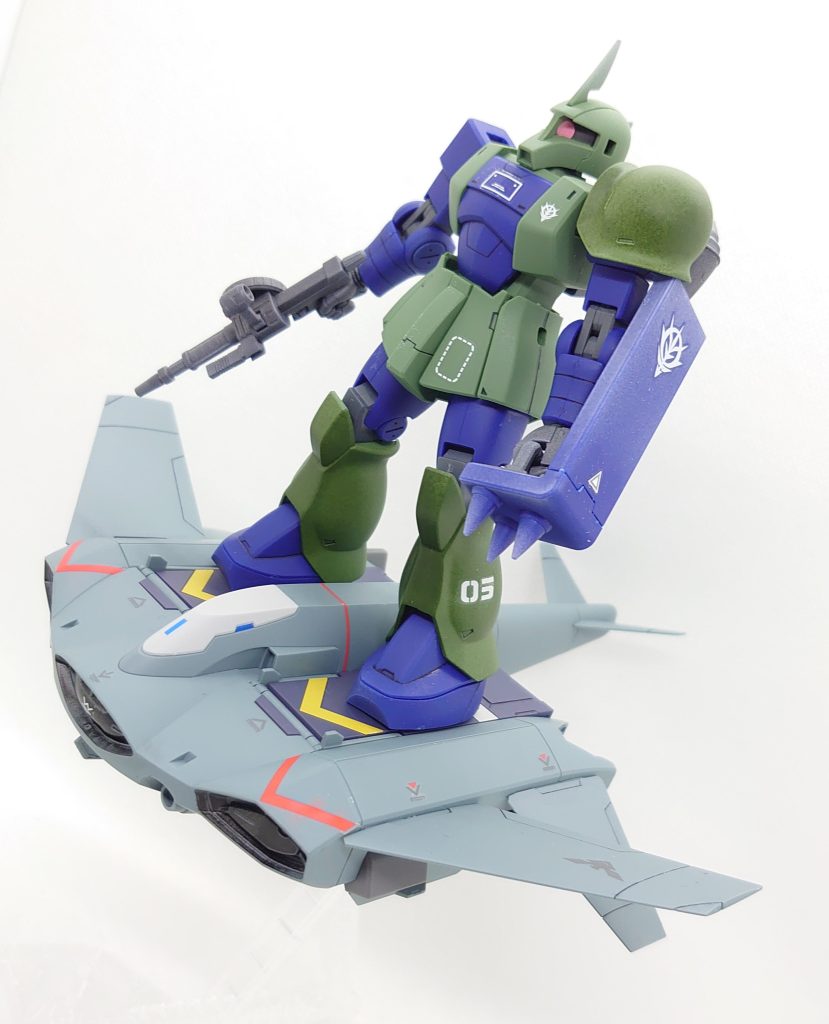 ジオン側からも旧ザク乗せてみました。