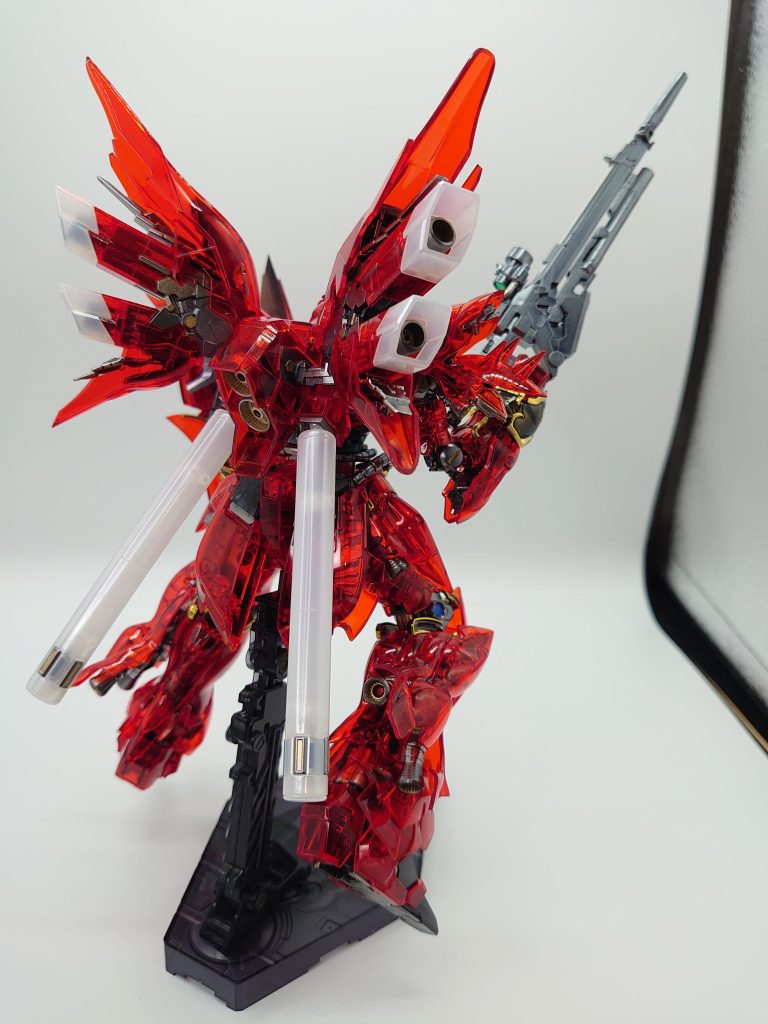 白は透明感が少なかったので、ムーンストーンパールで塗って磨き上げ