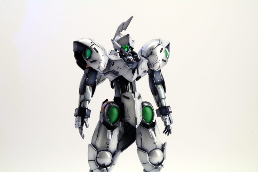 ■バストショットミカエリヤスは本編だと悪役ポジションだったのでセンサー類にグリーンにし、味方機的な印象を出したかったです