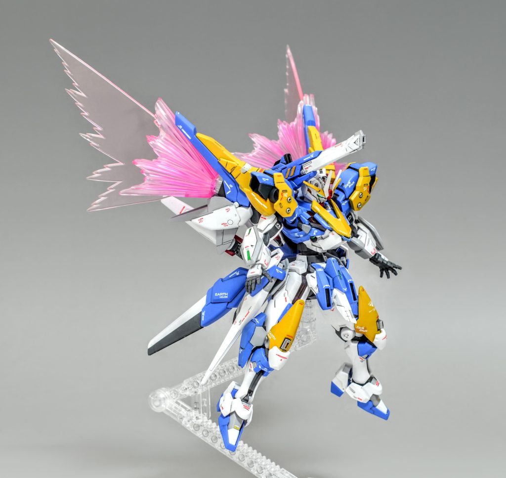 エアリアル改修型をベースにV2のパーツ等を移植しています。