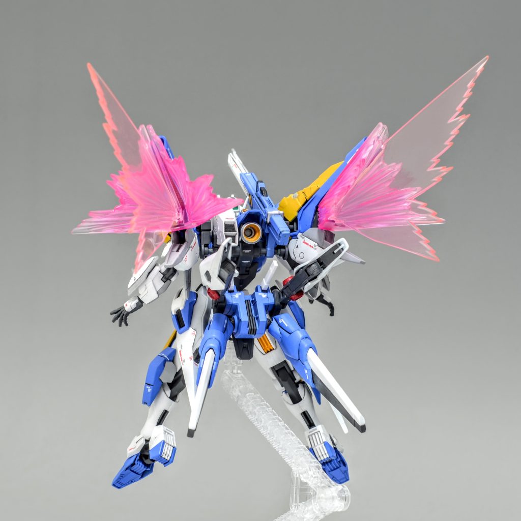 HGUCのビームエフェクトは手に入らなかったのでROBOT魂のエフェクトに手を加えて装着できるようにしました。