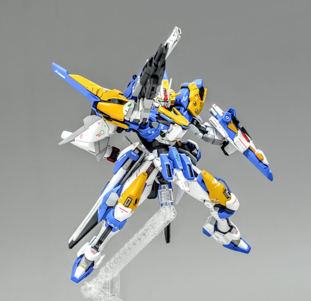 ライフル斉射。追加パーツの大部分は以前製作したV2ABからの流用です。https://gumpla.jp/hg/1373430