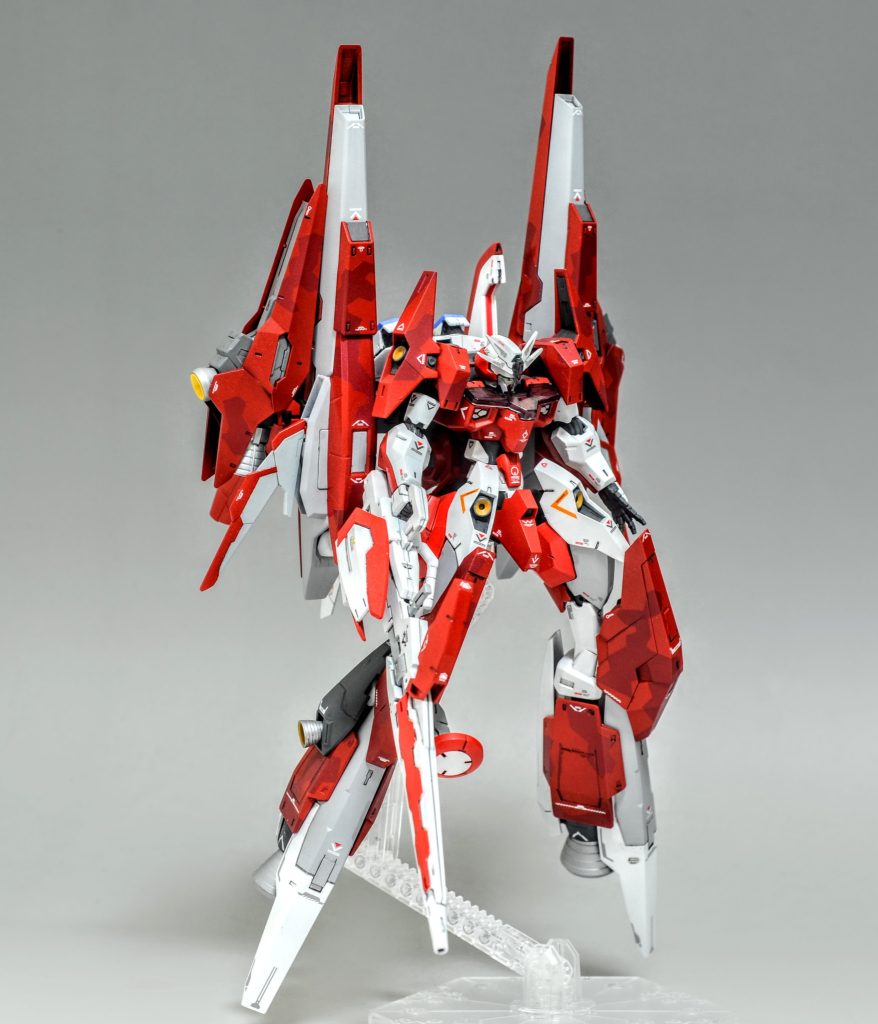 超高速で敵部隊に吶喊し中枢を破壊することを目的に開発された設定です。